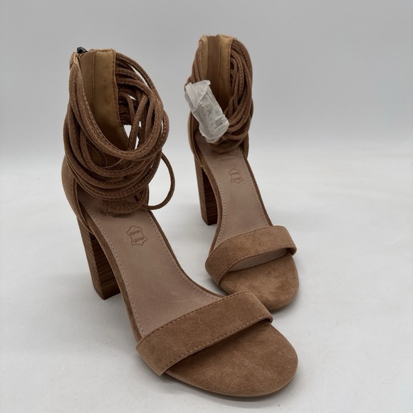 Oasis Society Shoes - Oasis Society Tan Brown 4" Chunky Heels Zip Back Leather NEW Size 7